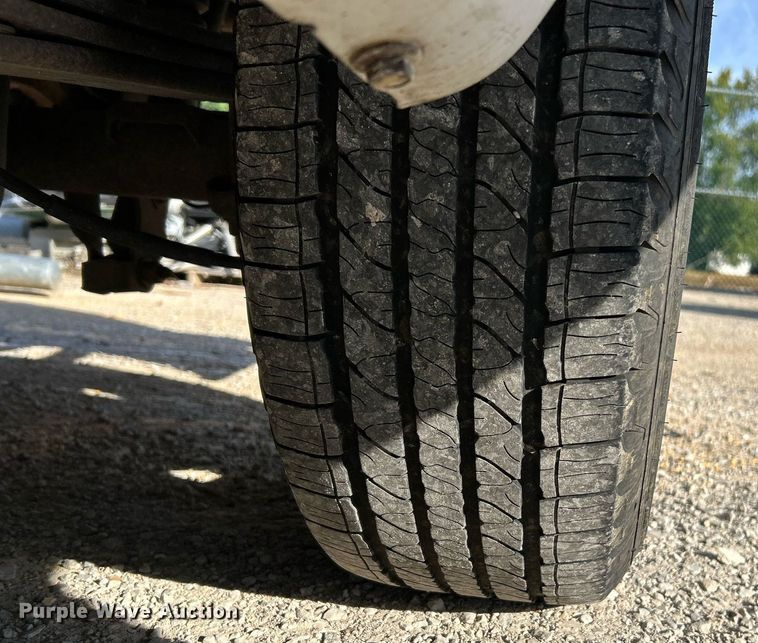 image for item NQ9992 2005 Chevrolet Silverado 1500  pickup truck