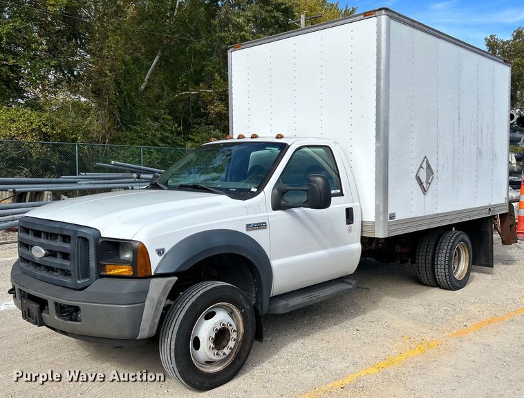 image for item NQ9993 2007 Ford F450 Super Duty XL  box truck