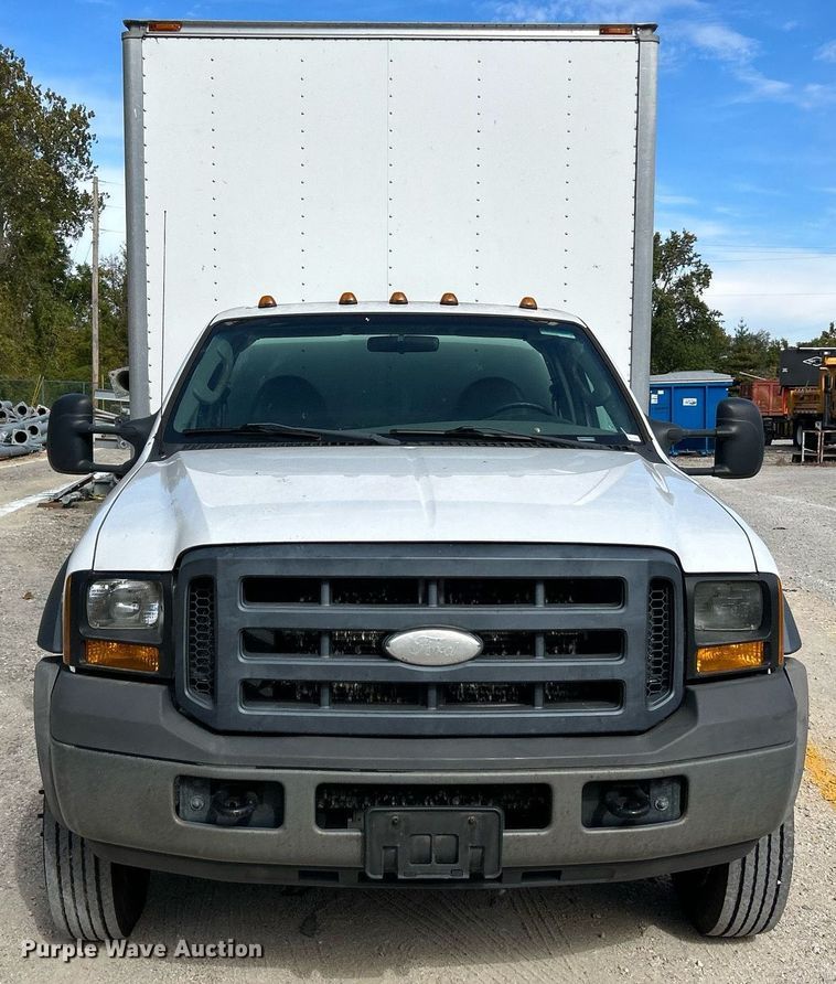 image for item NQ9993 2007 Ford F450 Super Duty XL  box truck