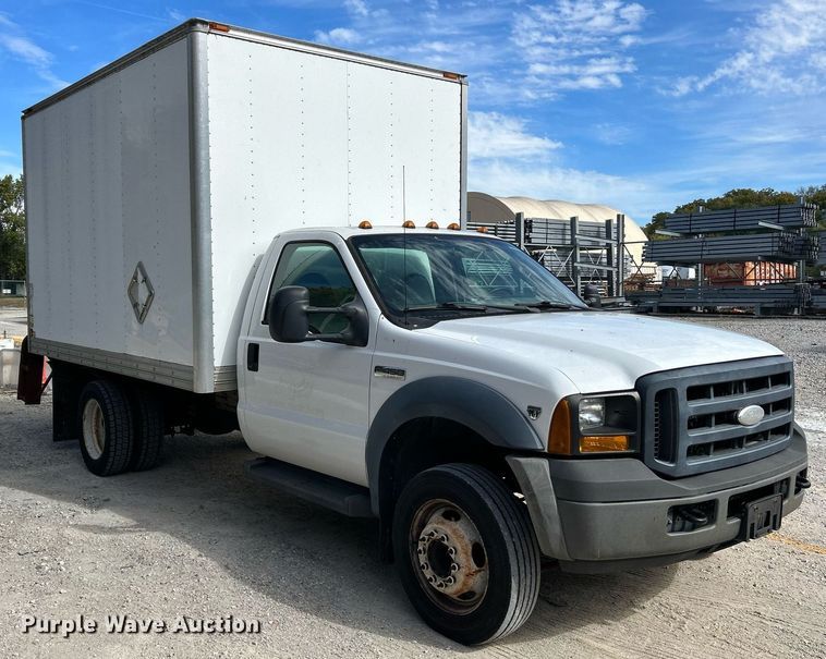 image for item NQ9993 2007 Ford F450 Super Duty XL  box truck