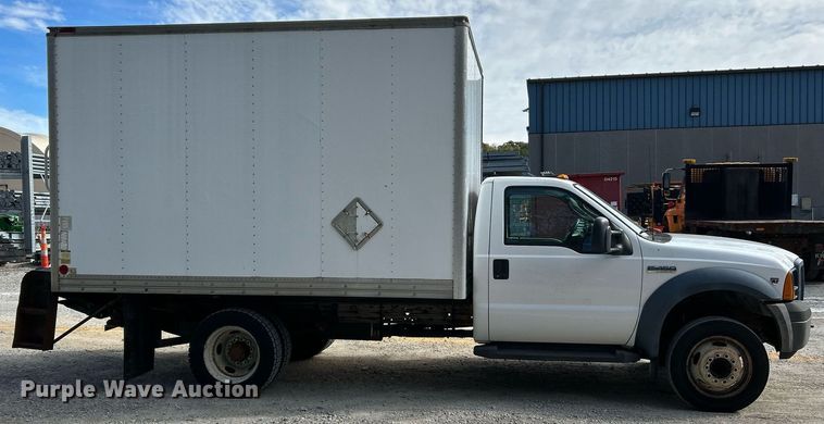 image for item NQ9993 2007 Ford F450 Super Duty XL  box truck