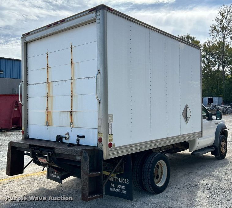 image for item NQ9993 2007 Ford F450 Super Duty XL  box truck