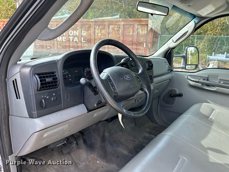 image for item NQ9993 2007 Ford F450 Super Duty XL  box truck