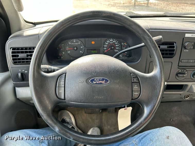 image for item NQ9993 2007 Ford F450 Super Duty XL  box truck