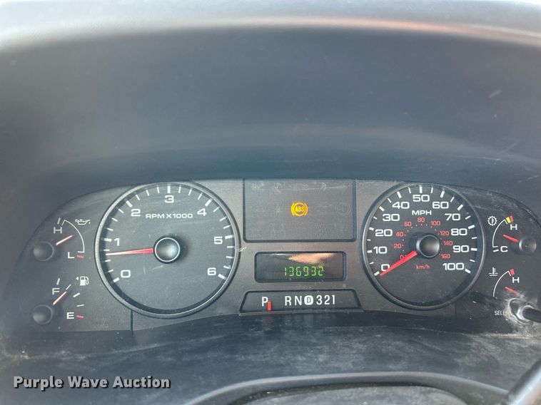 image for item NQ9993 2007 Ford F450 Super Duty XL  box truck