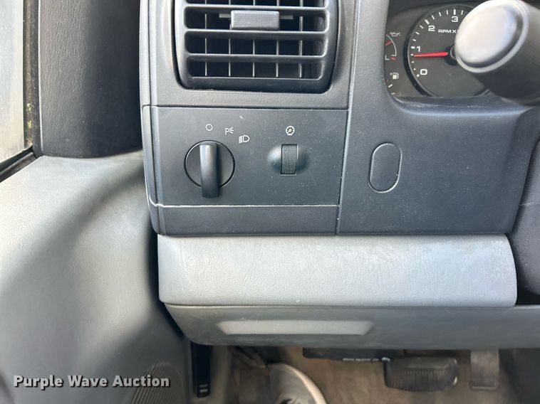 image for item NQ9993 2007 Ford F450 Super Duty XL  box truck