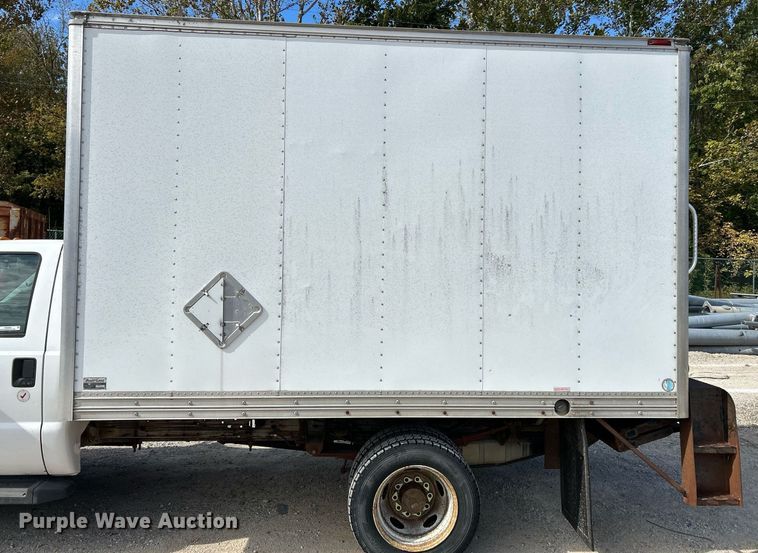 image for item NQ9993 2007 Ford F450 Super Duty XL  box truck