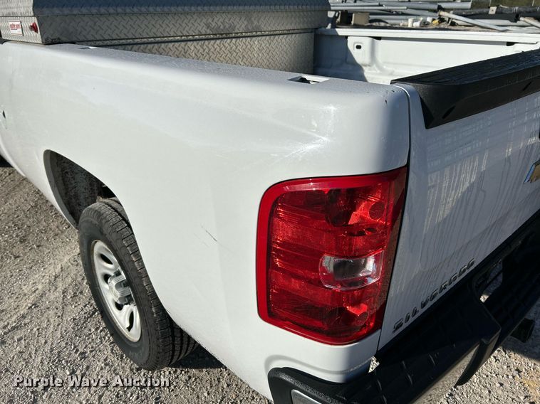 image for item NQ9994 2008 Chevrolet Silverado 1500  pickup truck