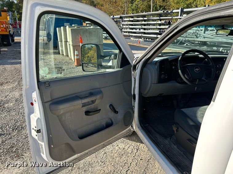 image for item NQ9994 2008 Chevrolet Silverado 1500  pickup truck