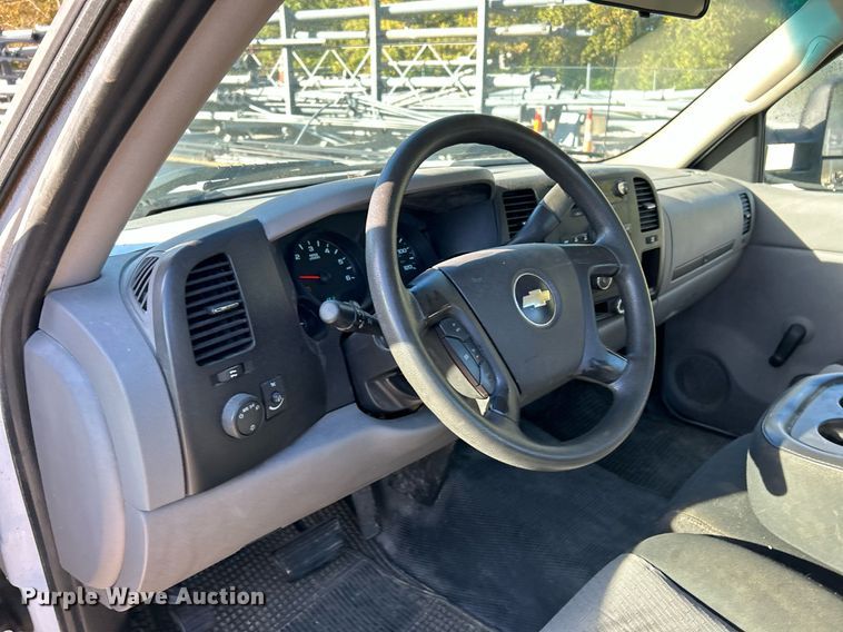 image for item NQ9994 2008 Chevrolet Silverado 1500  pickup truck