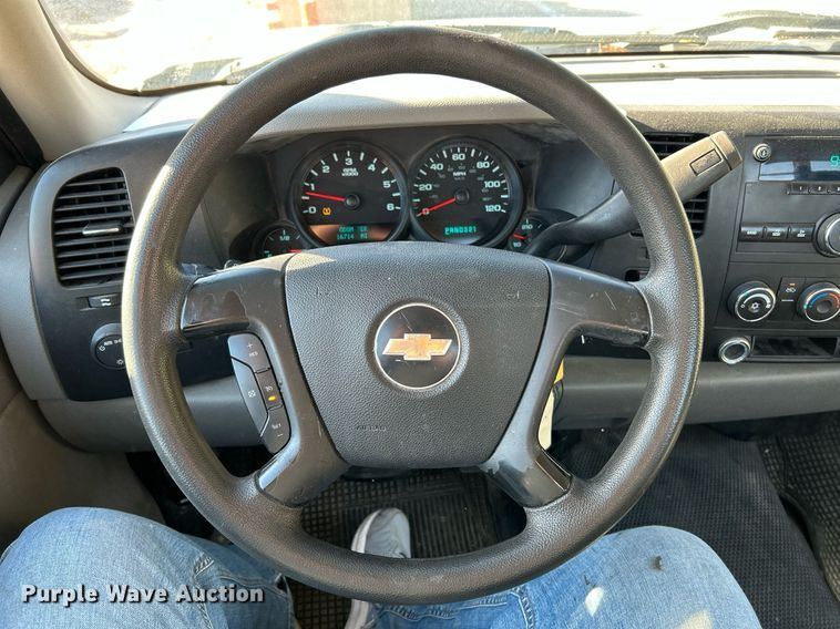 image for item NQ9994 2008 Chevrolet Silverado 1500  pickup truck