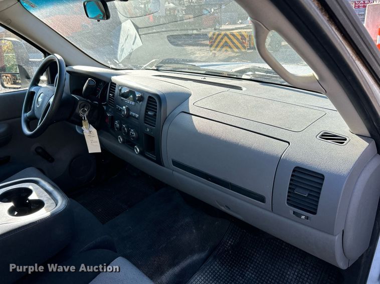 image for item NQ9994 2008 Chevrolet Silverado 1500  pickup truck