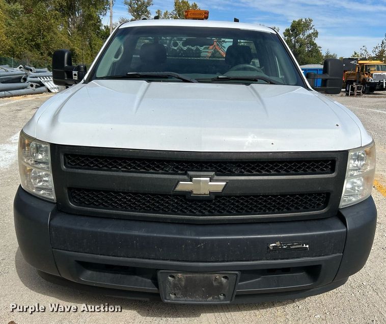 image for item NQ9995 2008 Chevrolet Silverado 1500  pickup truck