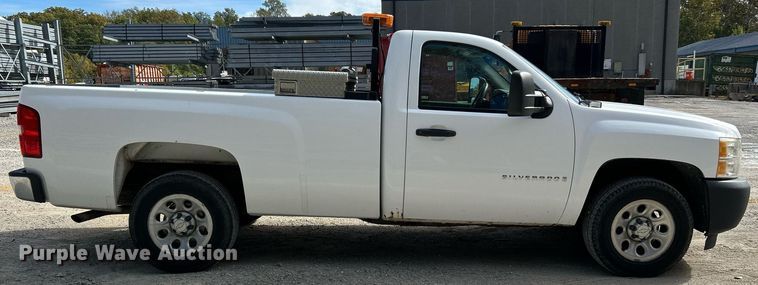 image for item NQ9995 2008 Chevrolet Silverado 1500  pickup truck
