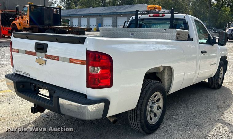 image for item NQ9995 2008 Chevrolet Silverado 1500  pickup truck