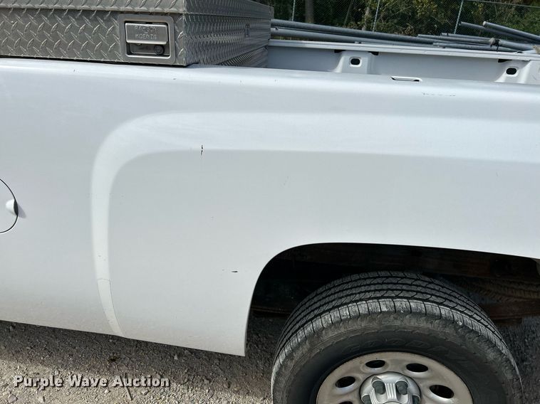image for item NQ9995 2008 Chevrolet Silverado 1500  pickup truck