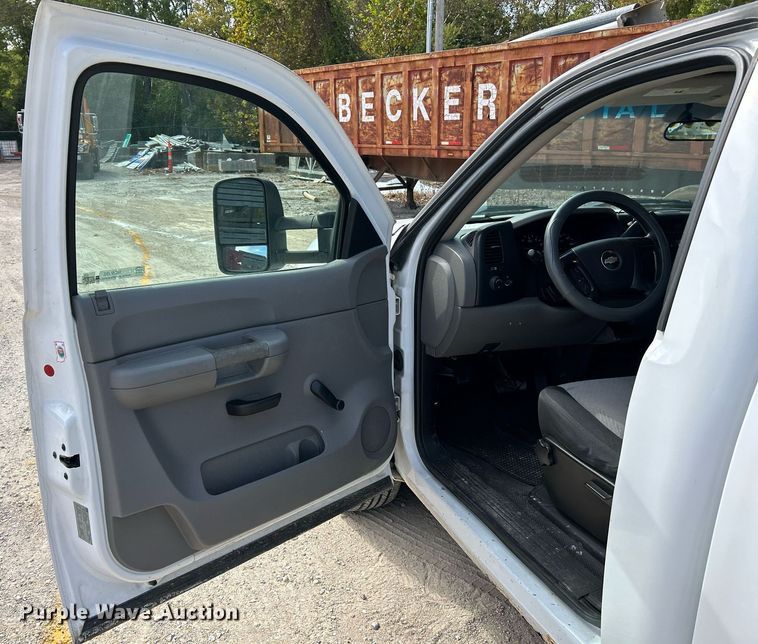 image for item NQ9995 2008 Chevrolet Silverado 1500  pickup truck