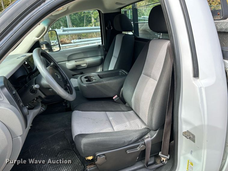 image for item NQ9995 2008 Chevrolet Silverado 1500  pickup truck