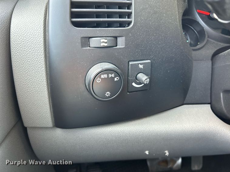 image for item NQ9995 2008 Chevrolet Silverado 1500  pickup truck