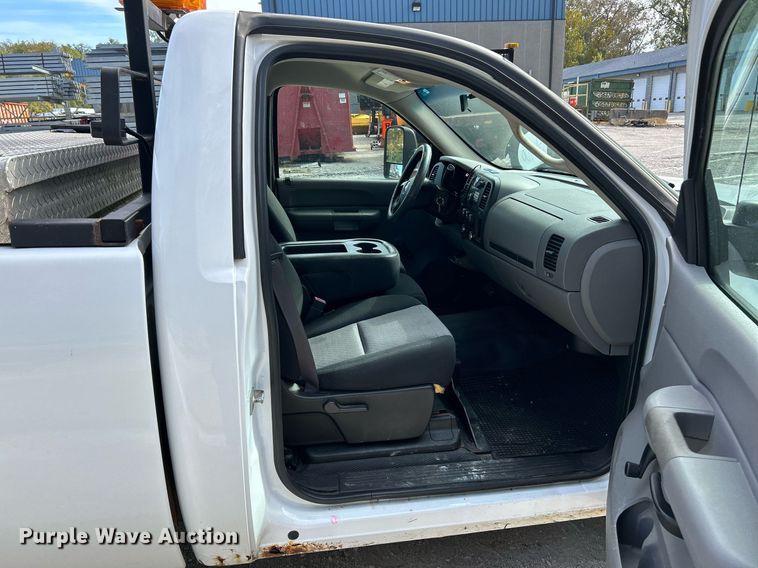 image for item NQ9995 2008 Chevrolet Silverado 1500  pickup truck