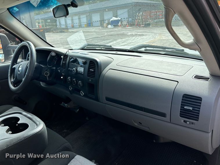 image for item NQ9995 2008 Chevrolet Silverado 1500  pickup truck