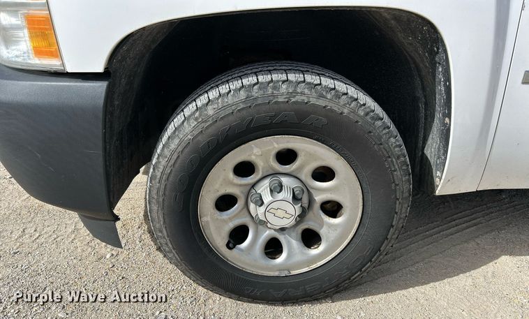 image for item NQ9995 2008 Chevrolet Silverado 1500  pickup truck