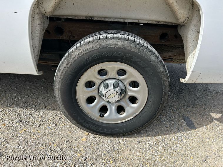 image for item NQ9995 2008 Chevrolet Silverado 1500  pickup truck