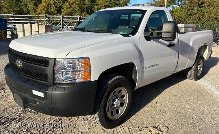 image for item NQ9996 2008 Chevrolet Silverado 1500  pickup truck