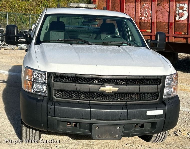 image for item NQ9996 2008 Chevrolet Silverado 1500  pickup truck