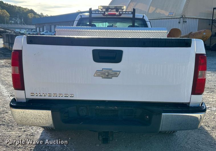 image for item NQ9996 2008 Chevrolet Silverado 1500  pickup truck