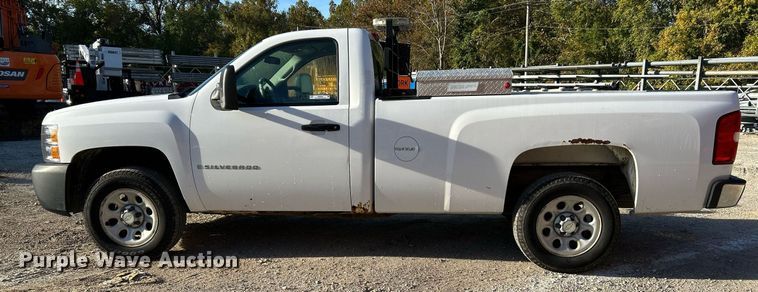 image for item NQ9996 2008 Chevrolet Silverado 1500  pickup truck