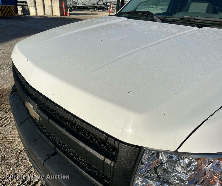 image for item NQ9996 2008 Chevrolet Silverado 1500  pickup truck