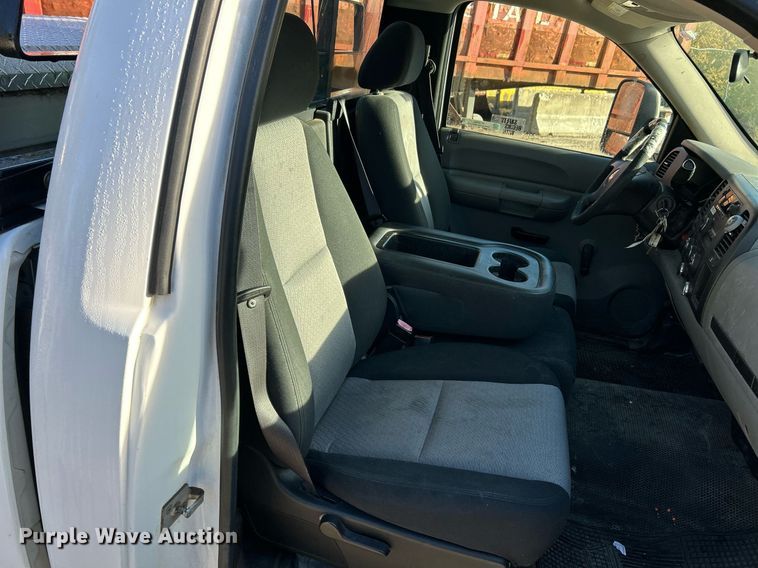 image for item NQ9996 2008 Chevrolet Silverado 1500  pickup truck