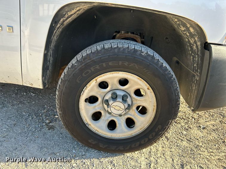 image for item NQ9996 2008 Chevrolet Silverado 1500  pickup truck