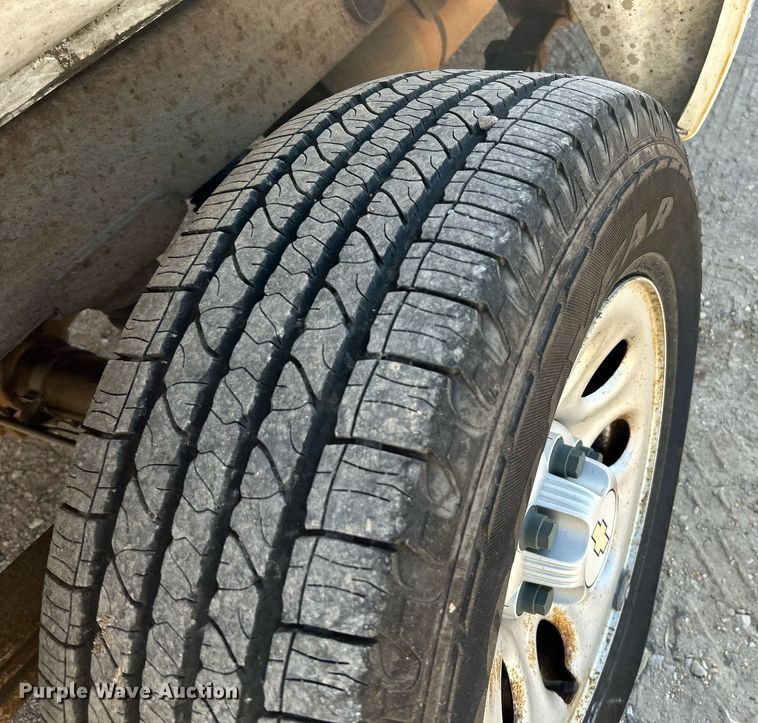 image for item NQ9996 2008 Chevrolet Silverado 1500  pickup truck