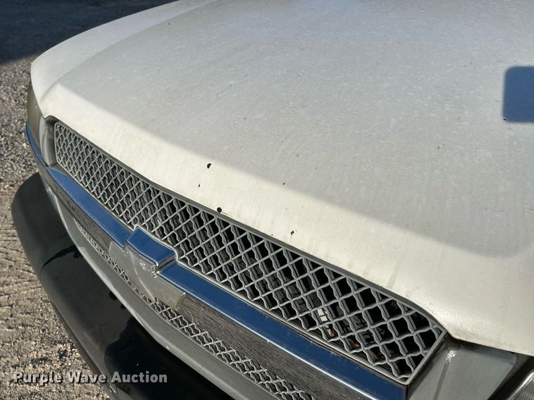 image for item NQ9997 2005 Chevrolet Silverado 1500  pickup truck