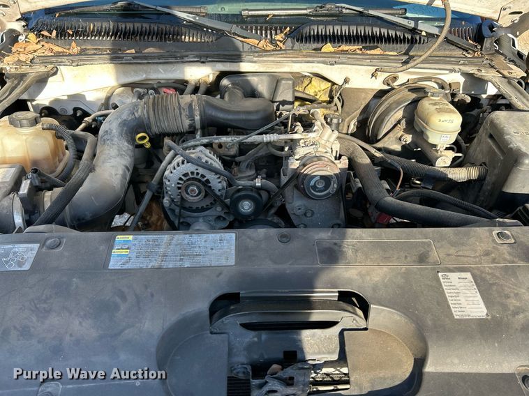 image for item NQ9997 2005 Chevrolet Silverado 1500  pickup truck