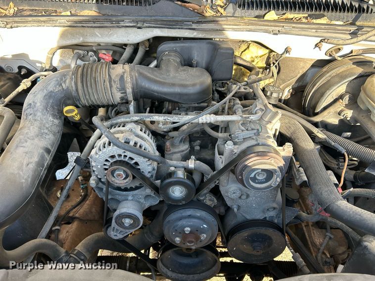 image for item NQ9997 2005 Chevrolet Silverado 1500  pickup truck