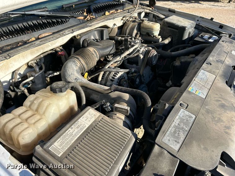 image for item NQ9997 2005 Chevrolet Silverado 1500  pickup truck