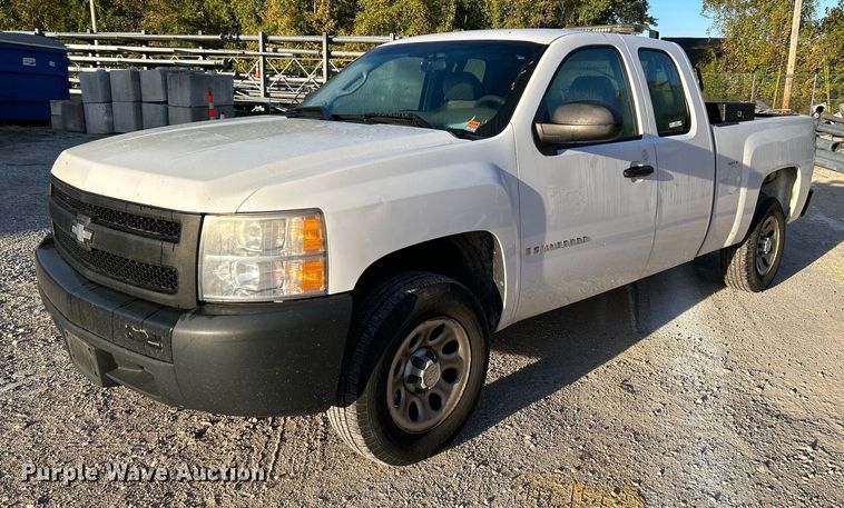 image for item NQ9998 2008 Chevrolet Silverado 1500  Ext. Cab pickup truck