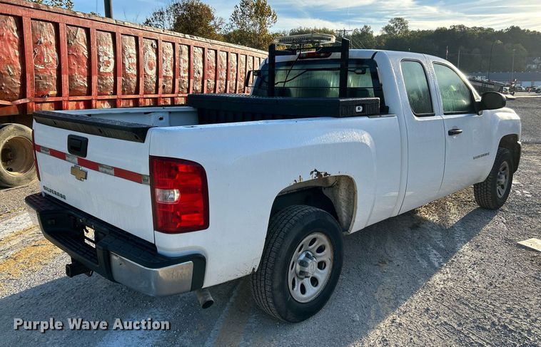 image for item NQ9998 2008 Chevrolet Silverado 1500  Ext. Cab pickup truck