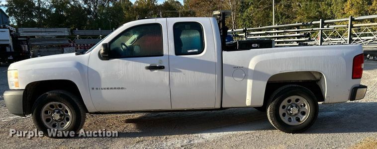 image for item NQ9998 2008 Chevrolet Silverado 1500  Ext. Cab pickup truck