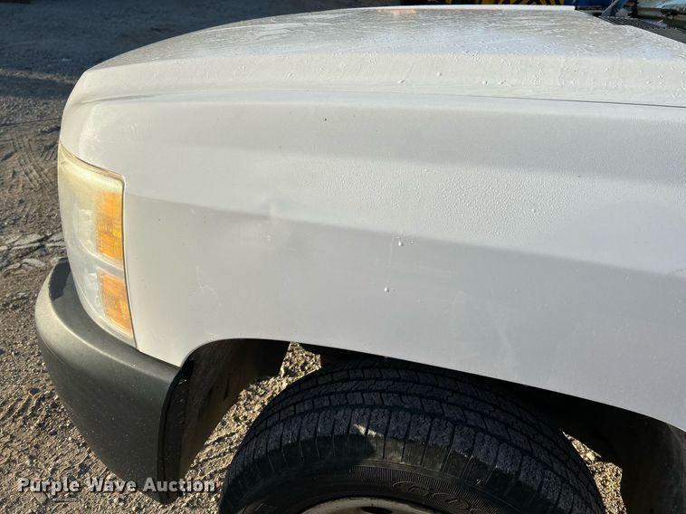image for item NQ9998 2008 Chevrolet Silverado 1500  Ext. Cab pickup truck