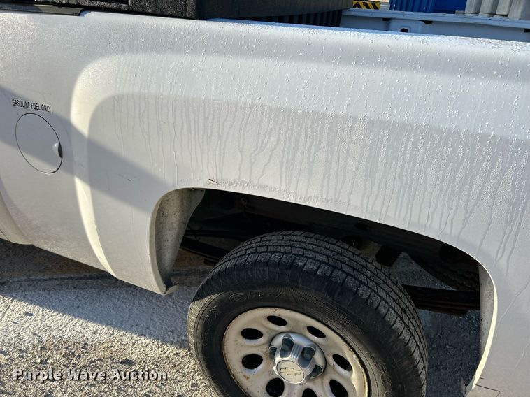 image for item NQ9998 2008 Chevrolet Silverado 1500  Ext. Cab pickup truck