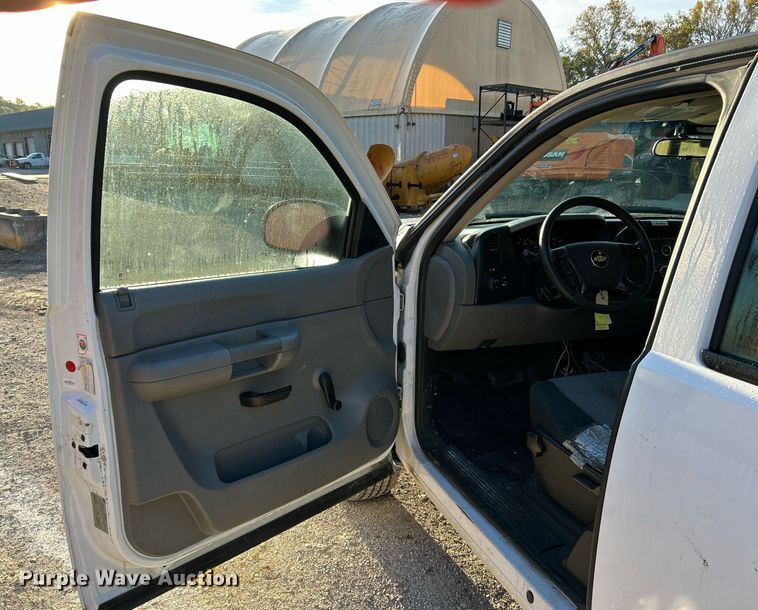 image for item NQ9998 2008 Chevrolet Silverado 1500  Ext. Cab pickup truck