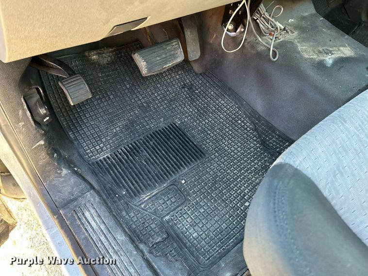 image for item NQ9998 2008 Chevrolet Silverado 1500  Ext. Cab pickup truck