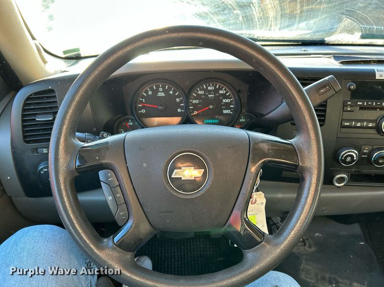 image for item NQ9998 2008 Chevrolet Silverado 1500  Ext. Cab pickup truck