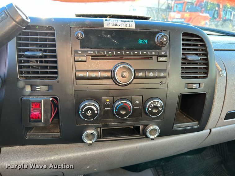 image for item NQ9998 2008 Chevrolet Silverado 1500  Ext. Cab pickup truck