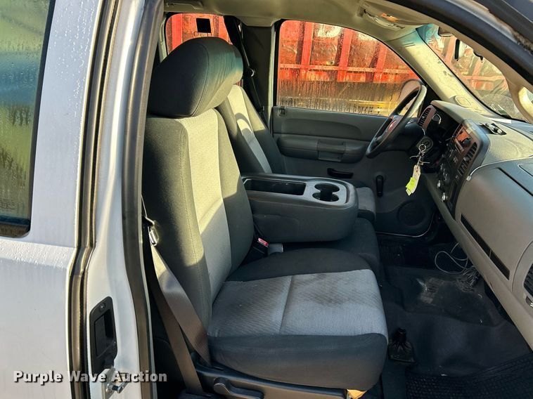 image for item NQ9998 2008 Chevrolet Silverado 1500  Ext. Cab pickup truck