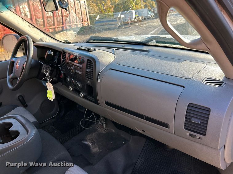 image for item NQ9998 2008 Chevrolet Silverado 1500  Ext. Cab pickup truck